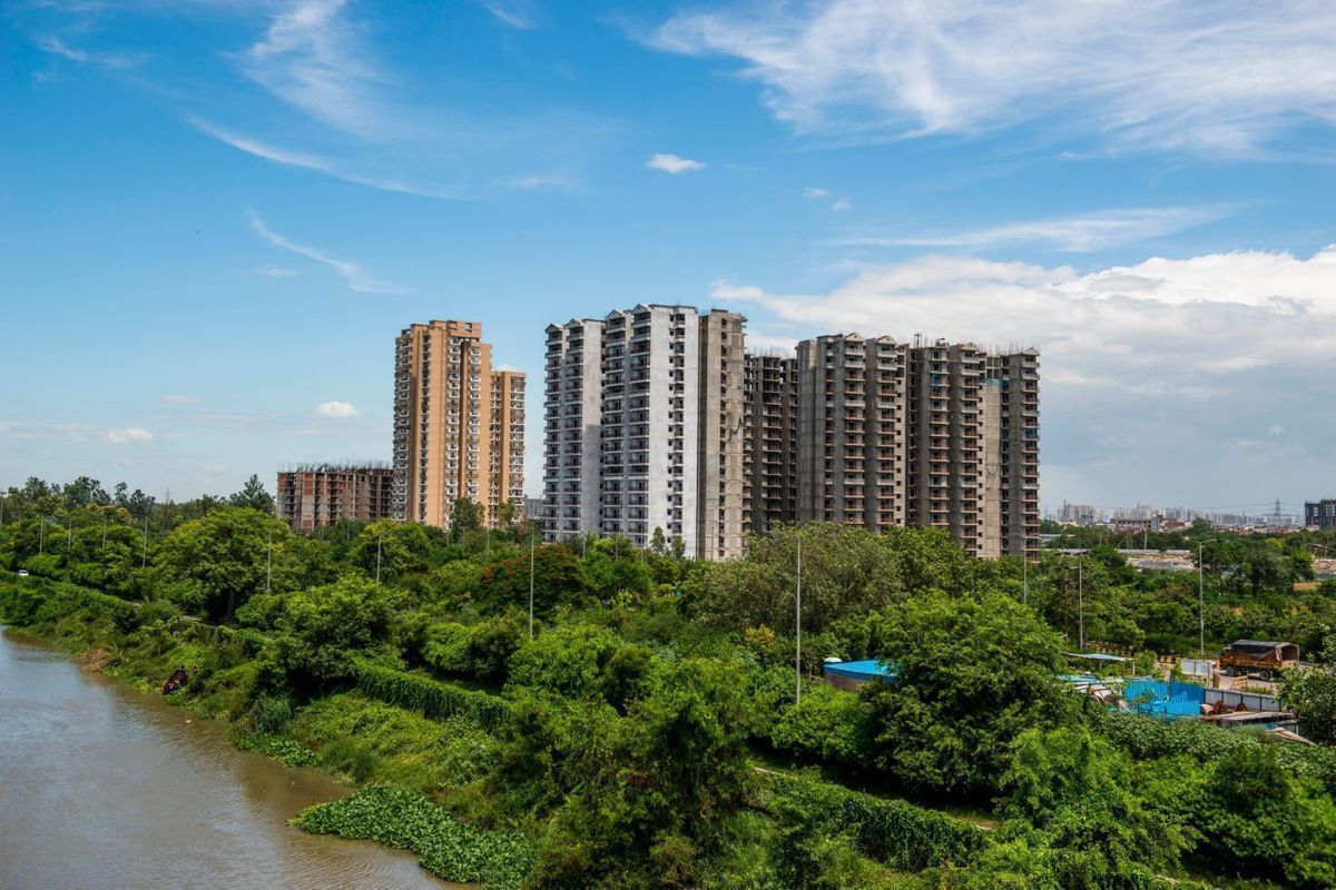 Dehradun to Ghaziabad Taxi Service